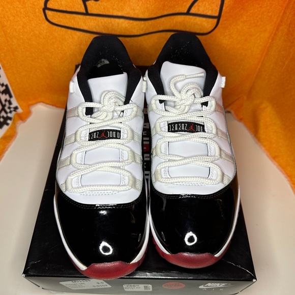 Jordan 11 Retro Low Concord-Bred Size 9.5M Pre-loved - Picture 6 of 7